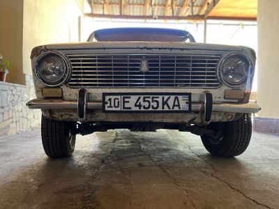 Vaz 2101 sotiladi