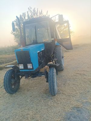 MTZ 8010 Traktor sotiladi