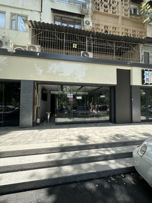Дружбада 84 квадратли офис арендага берилади парковкаси бор