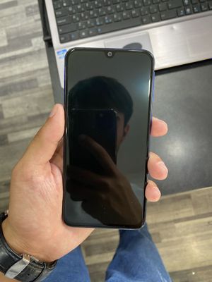 Samsung A 40.