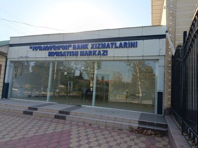 Turaqo'rg'on markazida hokimiyat yolida savdo uchun ijaraga joy