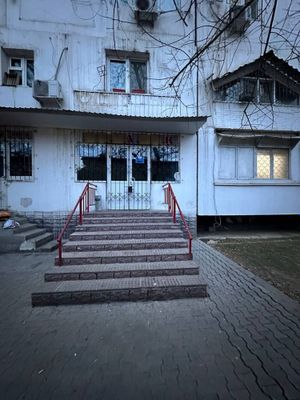 Ахмад Дониш нежилое помещение 87кв.м первая линия вдоль дороги срочно