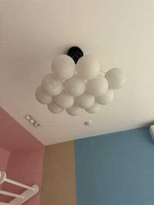 Продается люстра и голаген