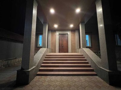 Под клинику 18 соток Паркентская, Институт усовершенствования Врачей