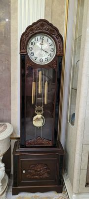 Часы напол.сост-отлч.цена-5.000 000 сум