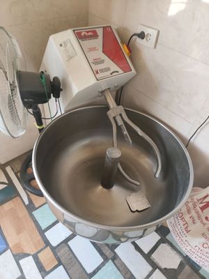 mishalka hamir qorish uchun konditer va boshqalar