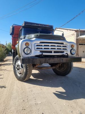 Zil 130 sotiladi