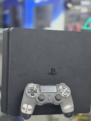 Продается игровой консол Sony Playstation 4 slim