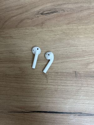 Airpods 1 без кейса.