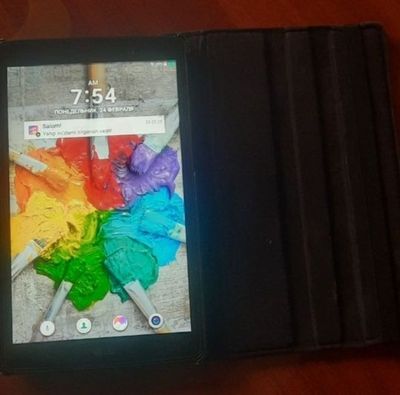 Planshet LG v525. Sim kartasiz versiyalisi. Wi-fi da ishlatiladi.