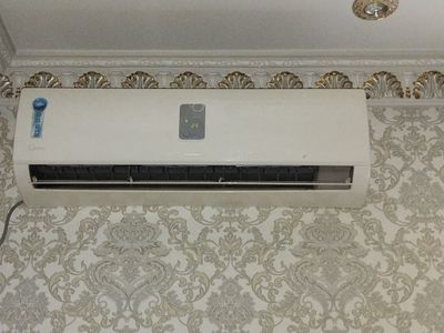 Kondisioner Midea 18tali Sino 12tali b/u sotiladi