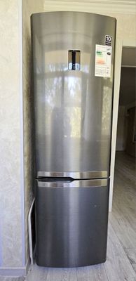 Продаю LG холодильник в хорошеи состоянии
