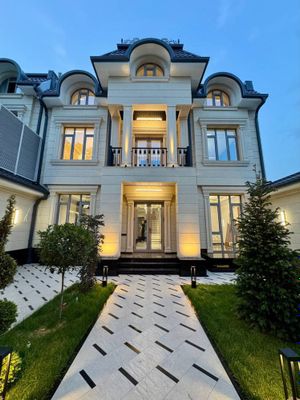 Мирзо Улугбек [Циолковский] 8ком+ 2Хол 500м2 7санузел 4соток Срочна