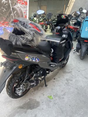 Skuter sotiladi yengi gst motor
