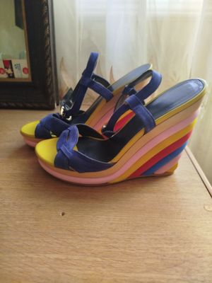 босоножки Stuart Weitzman Spain