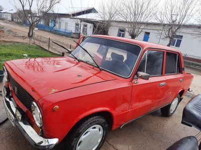 Vaz 21011 sotiladi,