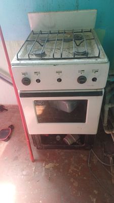 Продам газоваю плиту