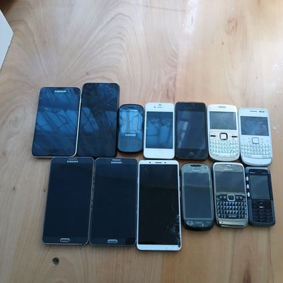 Nokia Samsung IPhone