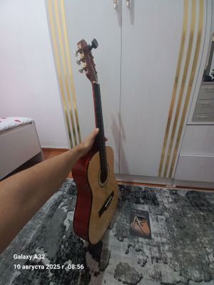classic gitara holati ideal  rasmdagi hammasi 900
