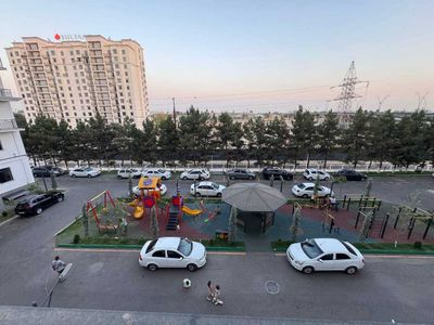Arenda 3 hona 90 kv + balkon
