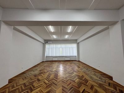 Ул Алишера Навоий 56м²2линия 4этаж 1кабинет Юр адреса