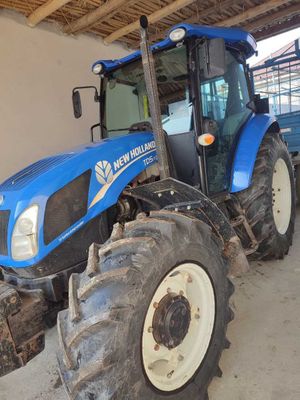 Трактор new HOLLAND TD5