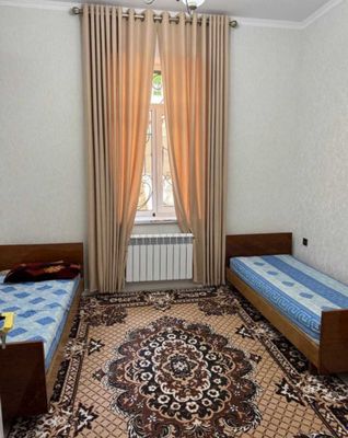 Turkiston metrosi oldidadan. Ijaraga beriladi