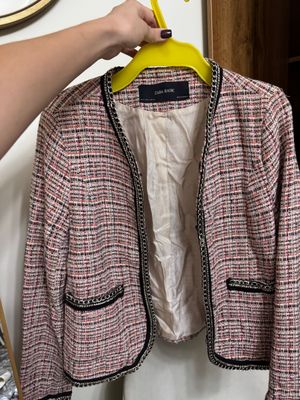 Пиджак Zara покупали за 80$ в Стамбуле