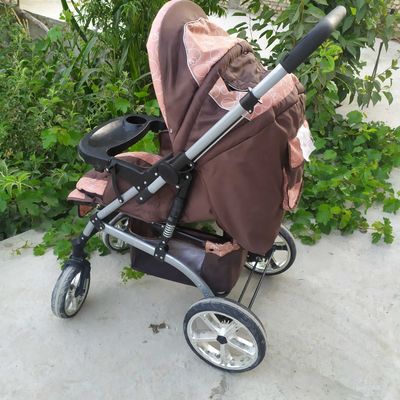 bolalar kalyaskasi sotiladi 600000 sum yana kelishiladi