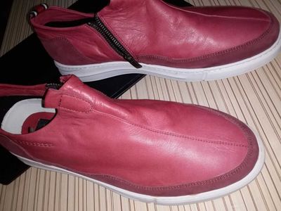 Мужская спортивная обувь. 41-42 р. Кожа.