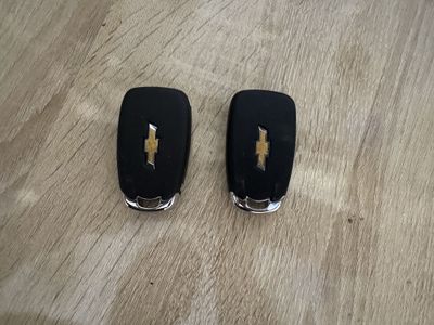 Onix trekr pult bor sotiladi