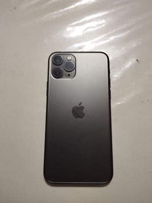 Sotiladi Iphone pro 256 tali ideyal