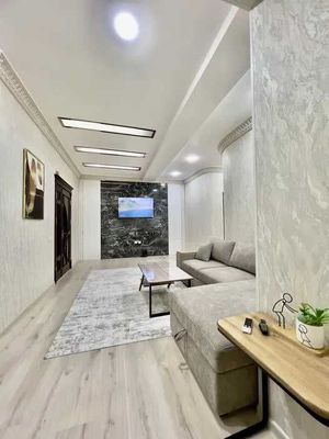 Сдаётся 2 комнатная квартира, на Паркентский