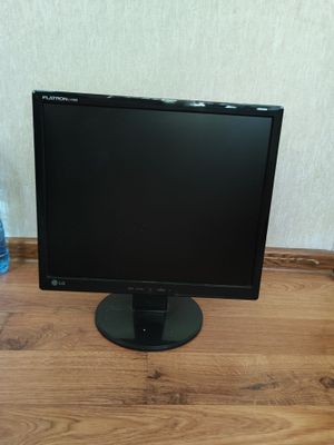 LCD Монитор LG 17"
