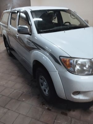 Продам автомобиль TOYOTA Hilux в отличном состоянии