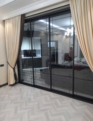 Loft surma eshiklar tarkib temir va oyna