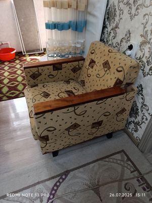Кресла ,2 штуки за 200 000, продам.