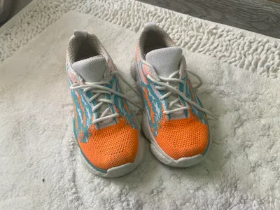 Krossovka 30-31 razmer