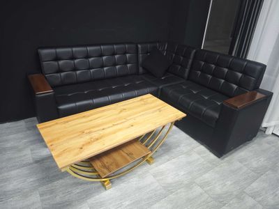 Mebel sotiladi ofisda turgan holati yaxshi