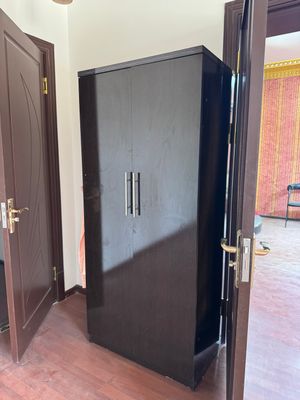 Mebel va kuler tez va arzon narxda sotiladi