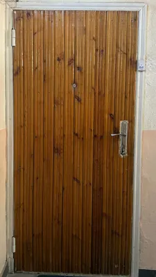 Продаётся железная дверь б/у