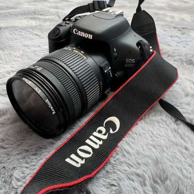 Продаю фотоаппарат Canon EOS 600D