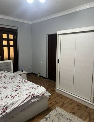 Student Bollar Qizlarga