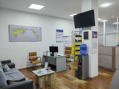 Сдаётся 100м2 в бизнес-центре 2-этаж