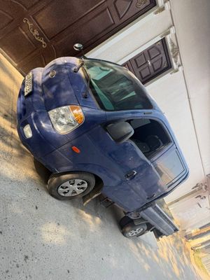 Kia bongo 2010 yili