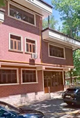Уникальное предложение! 3-этажное медздание 1350 м² в Чиланзаре