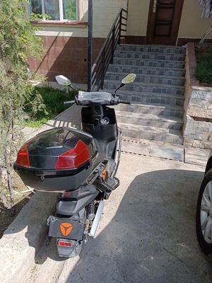 Yadea T5 skuter sotiladi