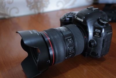 Canon 5 D mark 4 Sotiladi 1300$