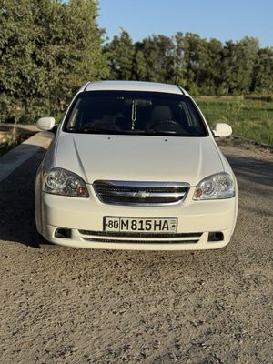 Lasetti 1,8 sotuvda