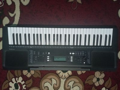 Yamaha e373 sintezator